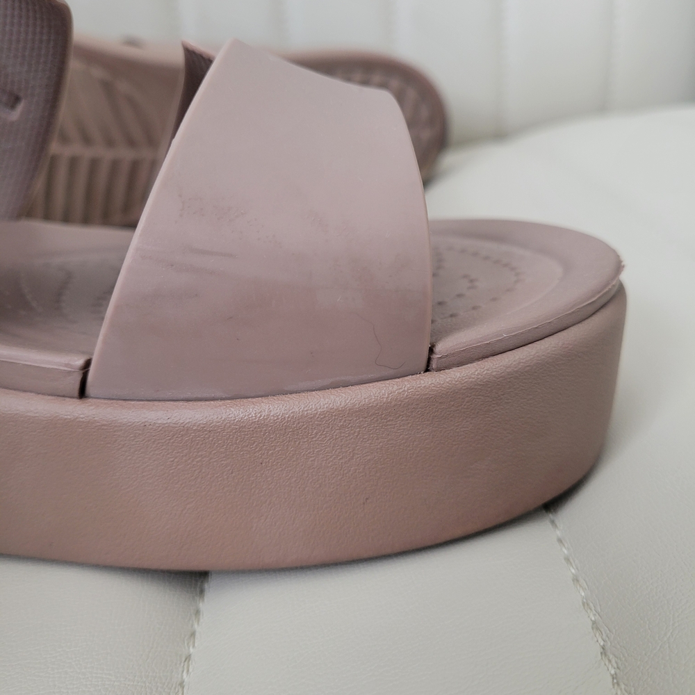 Crocs Brooklyn Buckle, Latte - Picture 7 of 14